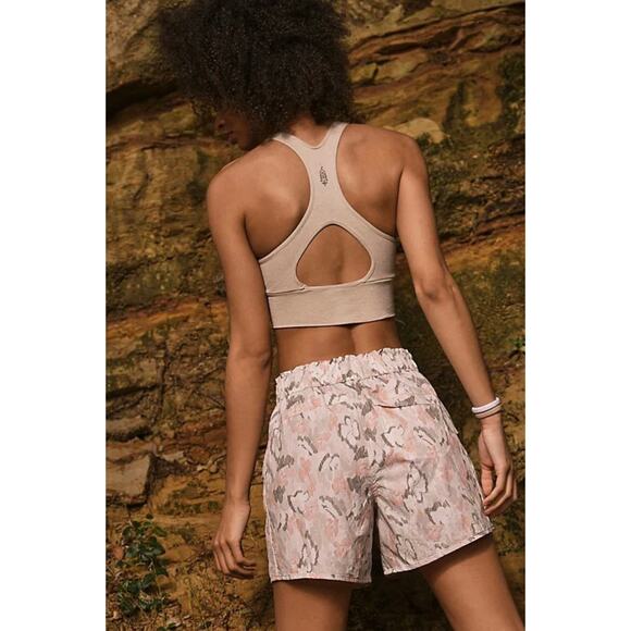 Free People NWT Women’s In The Wild Printed Hiking Active Shorts size Large - Picture 2 of 9